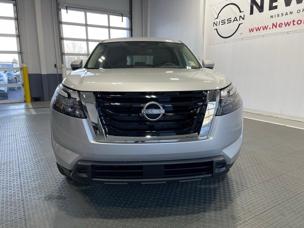 new 2025 Nissan Pathfinder car, priced at $41,020