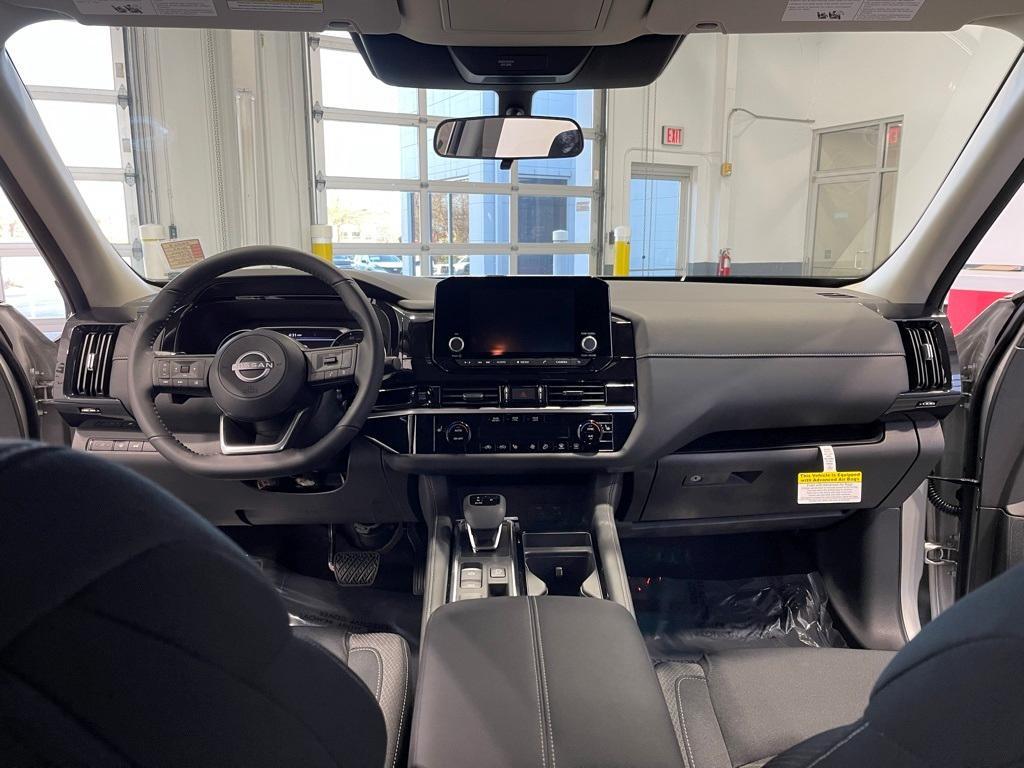 new 2025 Nissan Pathfinder car, priced at $41,020