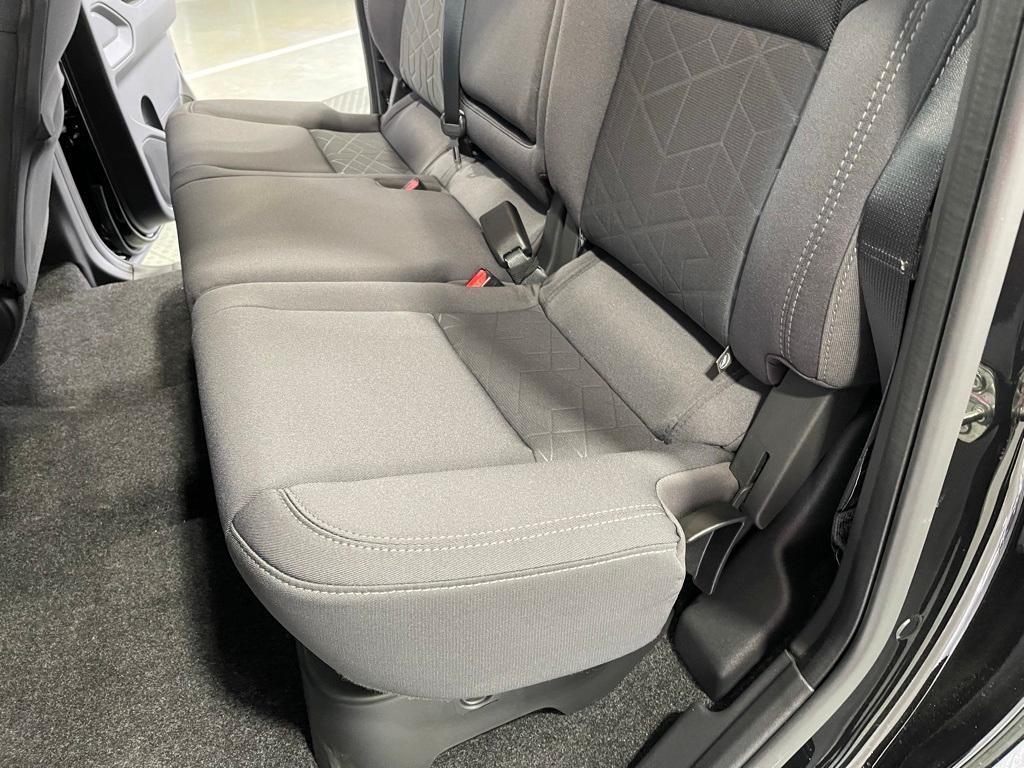 new 2025 Nissan Frontier car, priced at $34,625