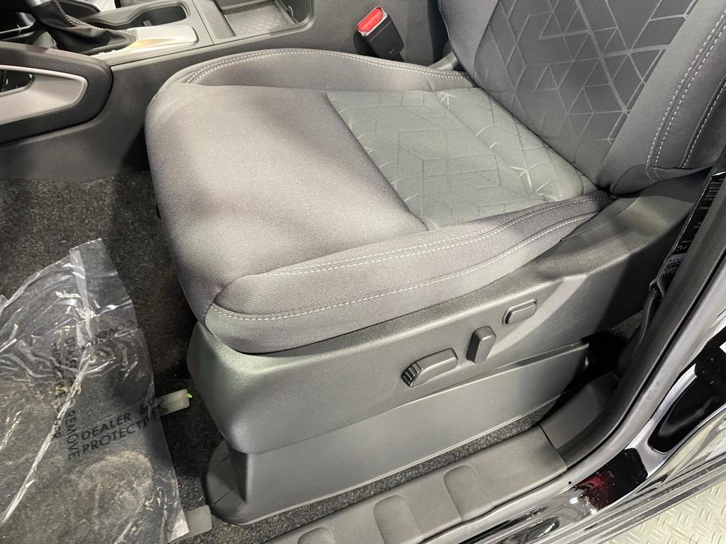 new 2025 Nissan Frontier car, priced at $34,625