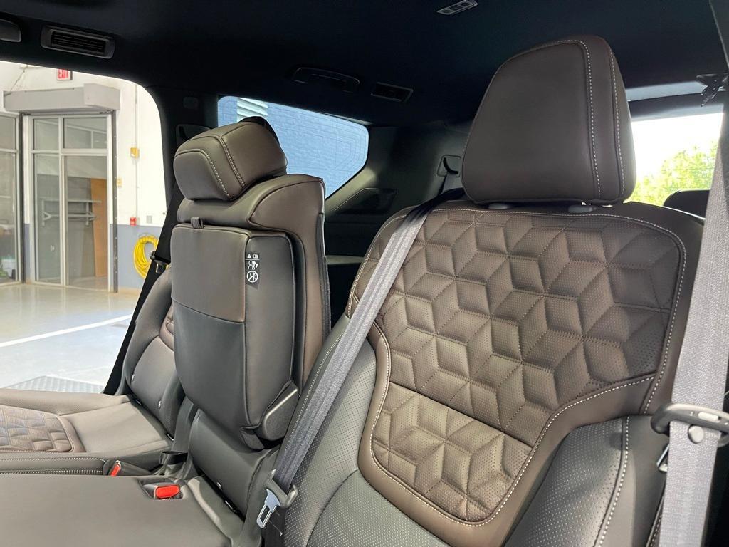 new 2025 Nissan Armada car, priced at $81,011