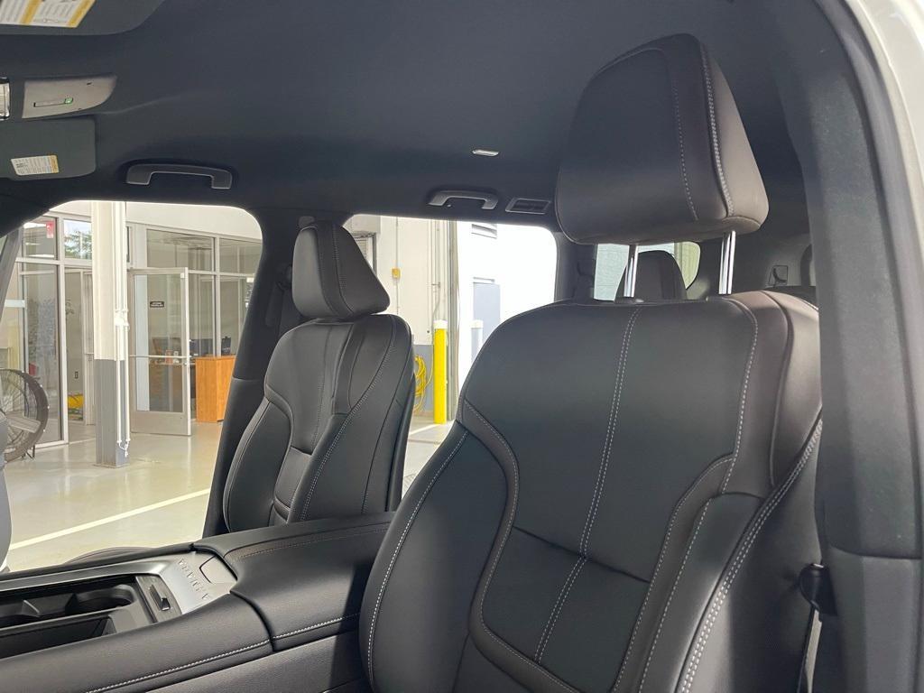 new 2025 Nissan Armada car, priced at $61,295