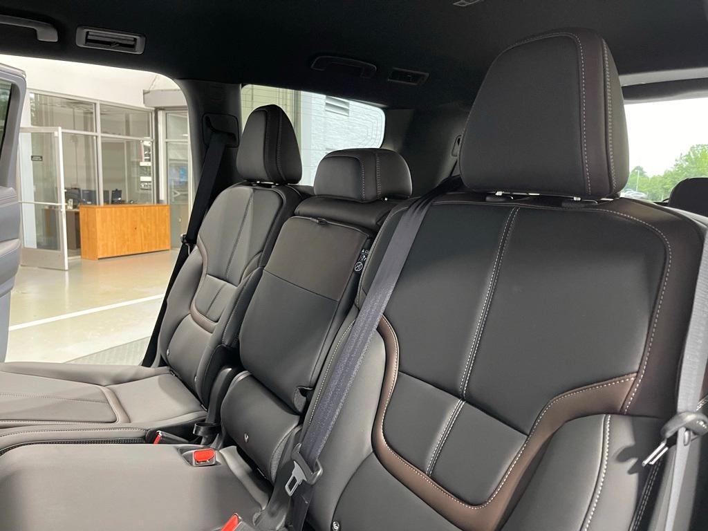 new 2025 Nissan Armada car, priced at $61,295