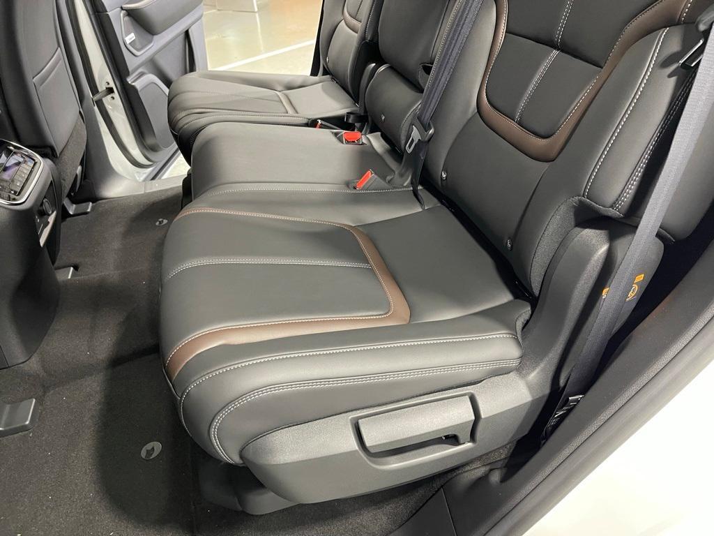 new 2025 Nissan Armada car, priced at $61,295