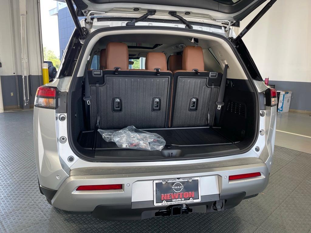 new 2025 Nissan Pathfinder car, priced at $49,183