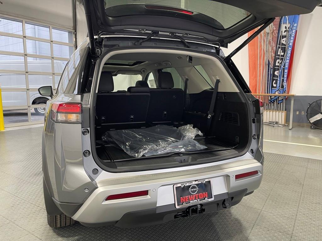 new 2025 Nissan Pathfinder car, priced at $48,692