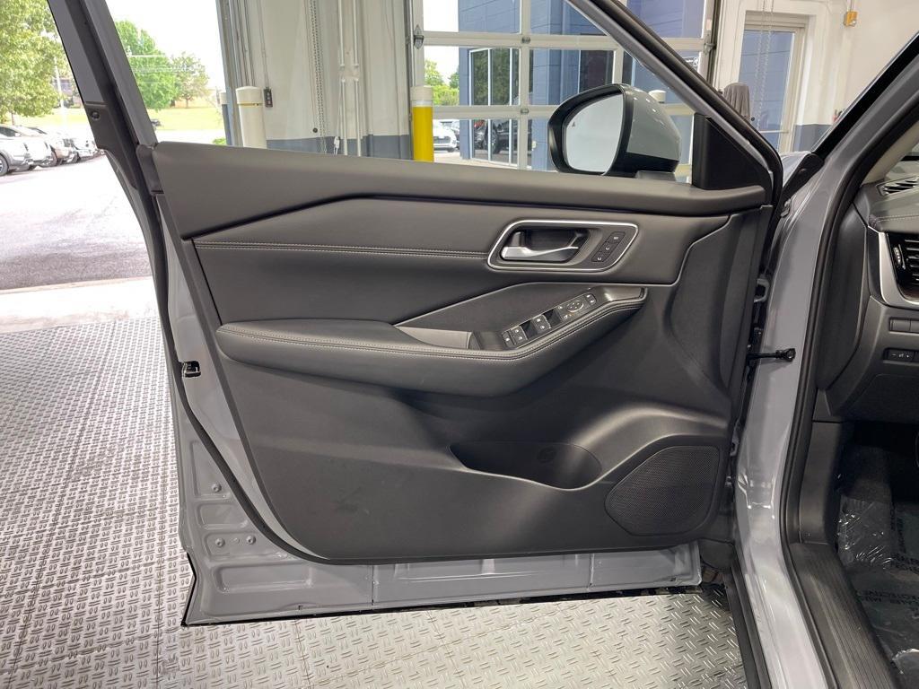 new 2025 Nissan Rogue car, priced at $40,335