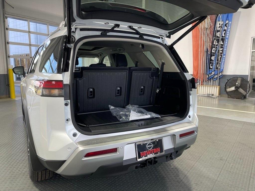 new 2025 Nissan Pathfinder car, priced at $50,348