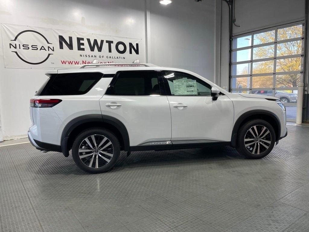 new 2025 Nissan Pathfinder car, priced at $50,348