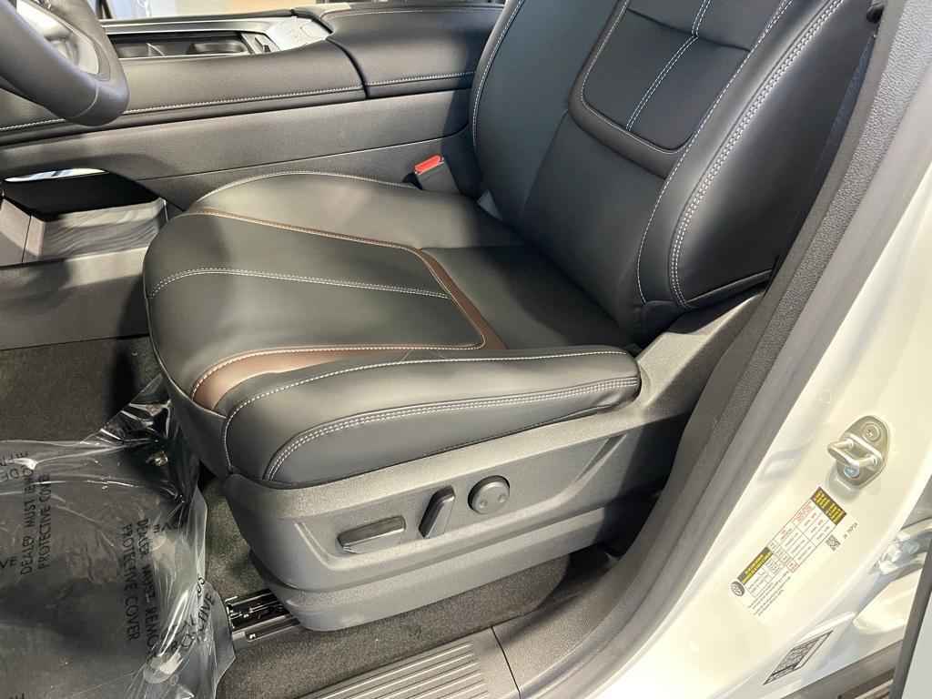 new 2025 Nissan Armada car, priced at $62,158