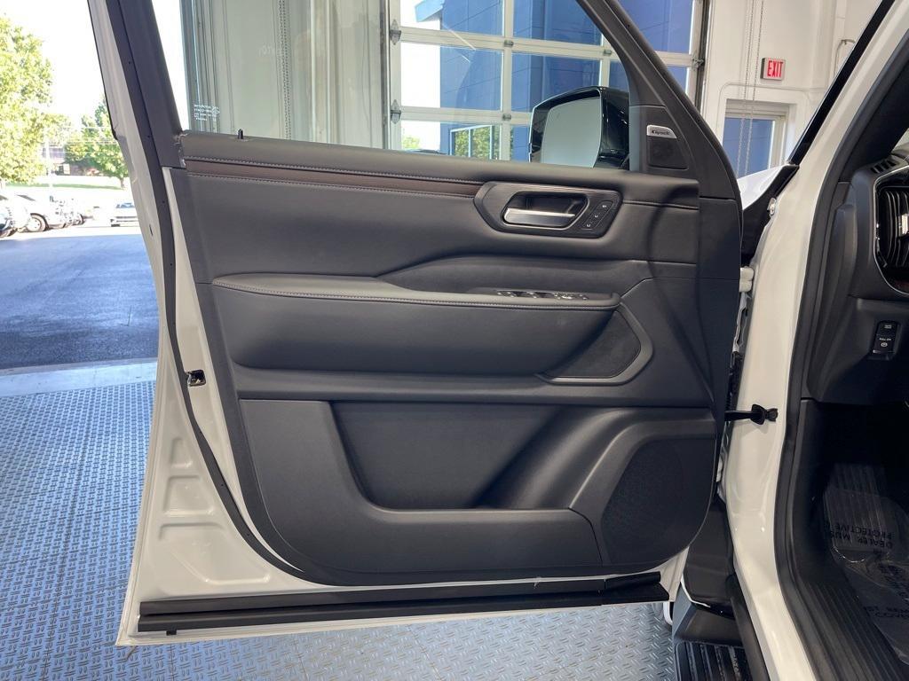 new 2025 Nissan Armada car, priced at $62,158