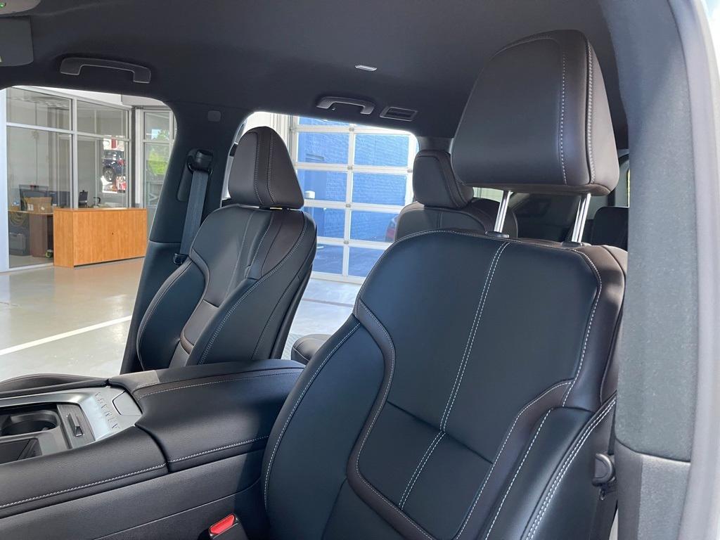 new 2025 Nissan Armada car, priced at $62,158