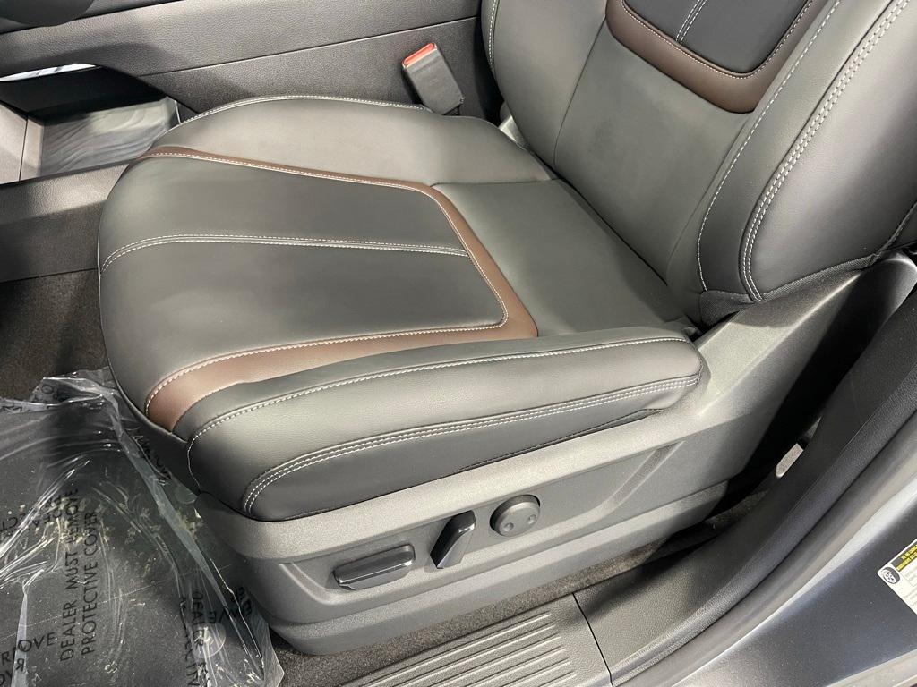 new 2025 Nissan Armada car, priced at $66,300