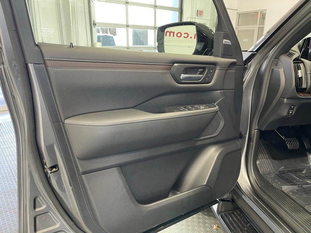 new 2025 Nissan Armada car, priced at $66,300