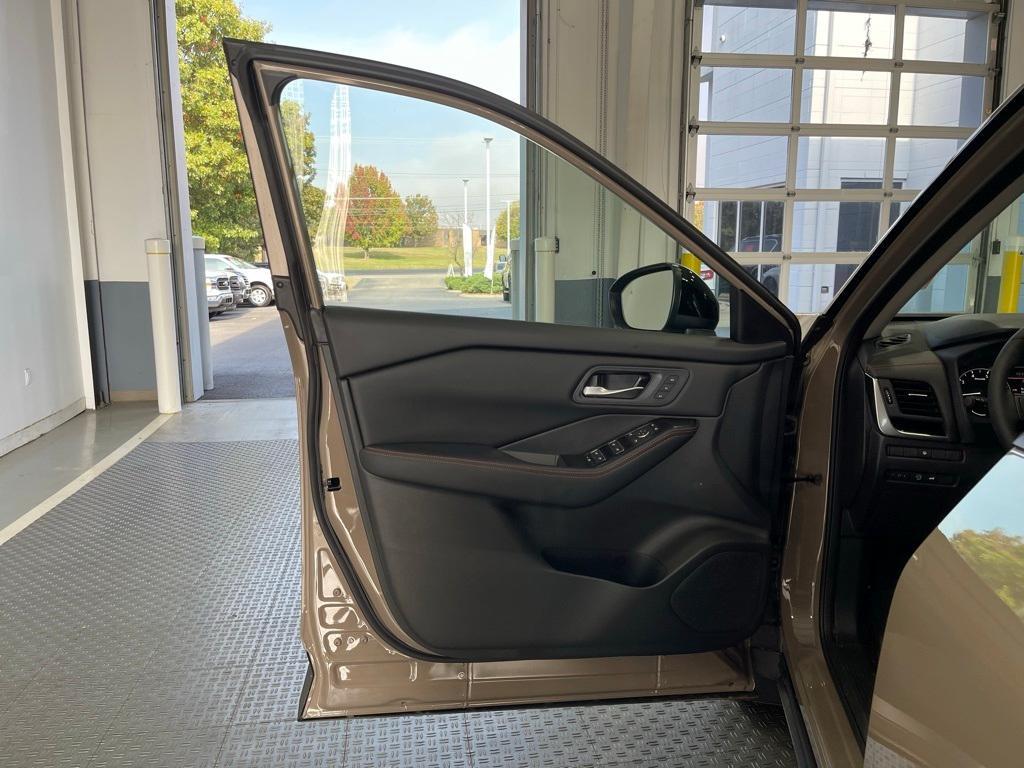 new 2025 Nissan Rogue car, priced at $37,725