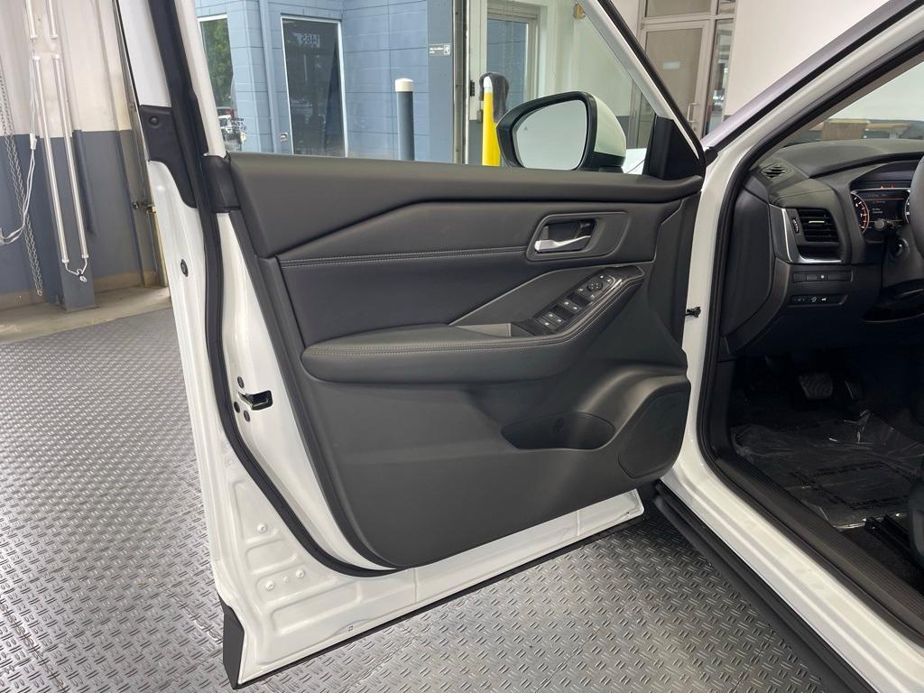 new 2025 Nissan Rogue car, priced at $31,531