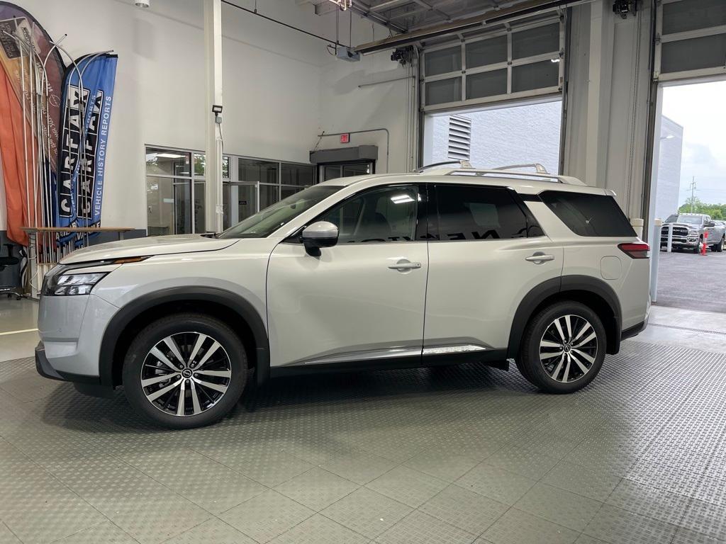 new 2025 Nissan Pathfinder car, priced at $47,633
