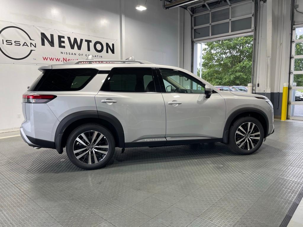 new 2025 Nissan Pathfinder car, priced at $47,633