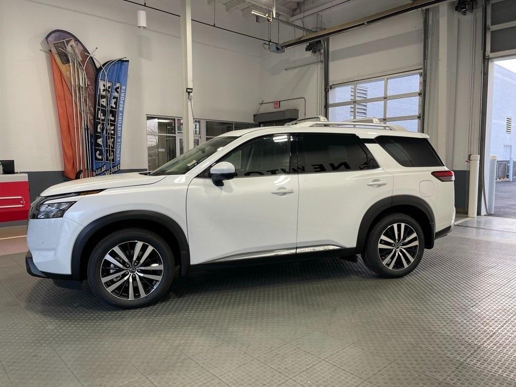 new 2025 Nissan Pathfinder car, priced at $52,580