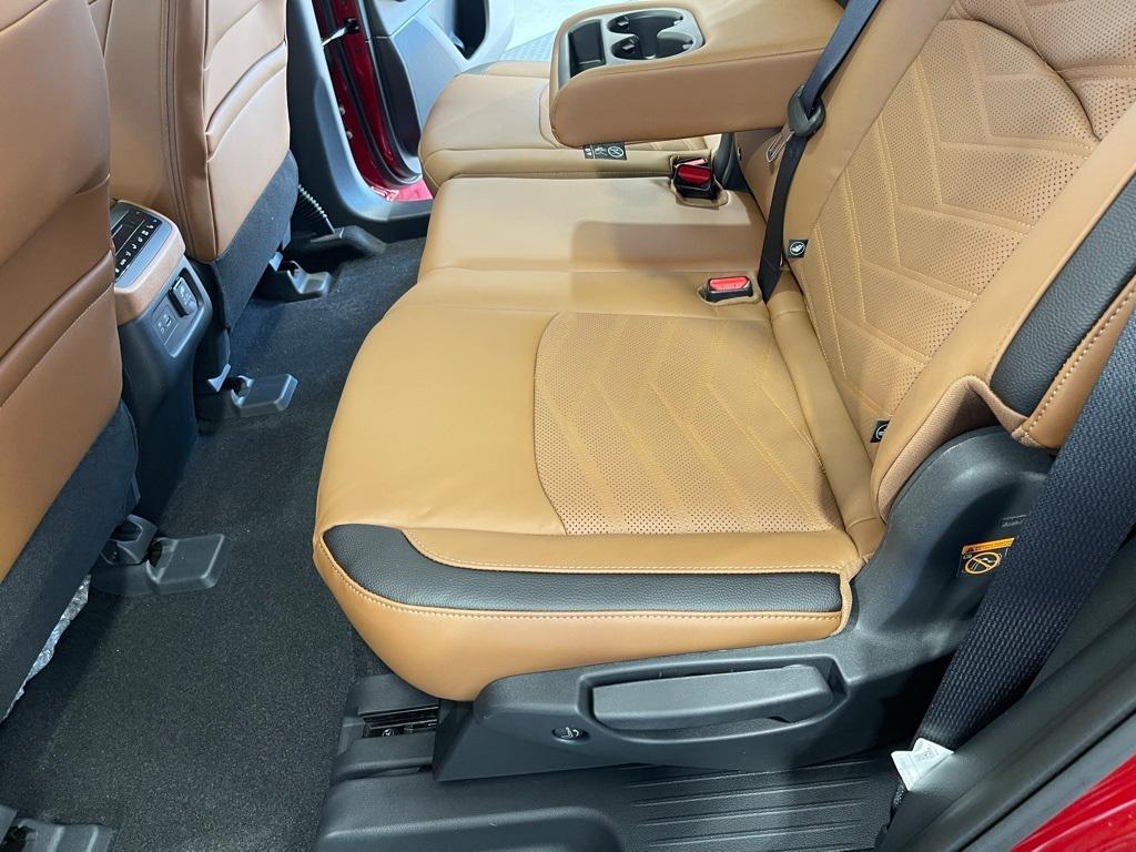 new 2025 Nissan Pathfinder car, priced at $47,358