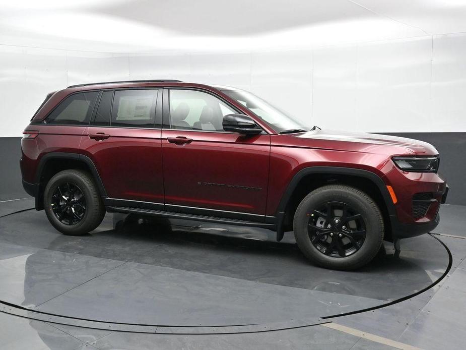 new 2025 Jeep Grand Cherokee car, priced at $43,479