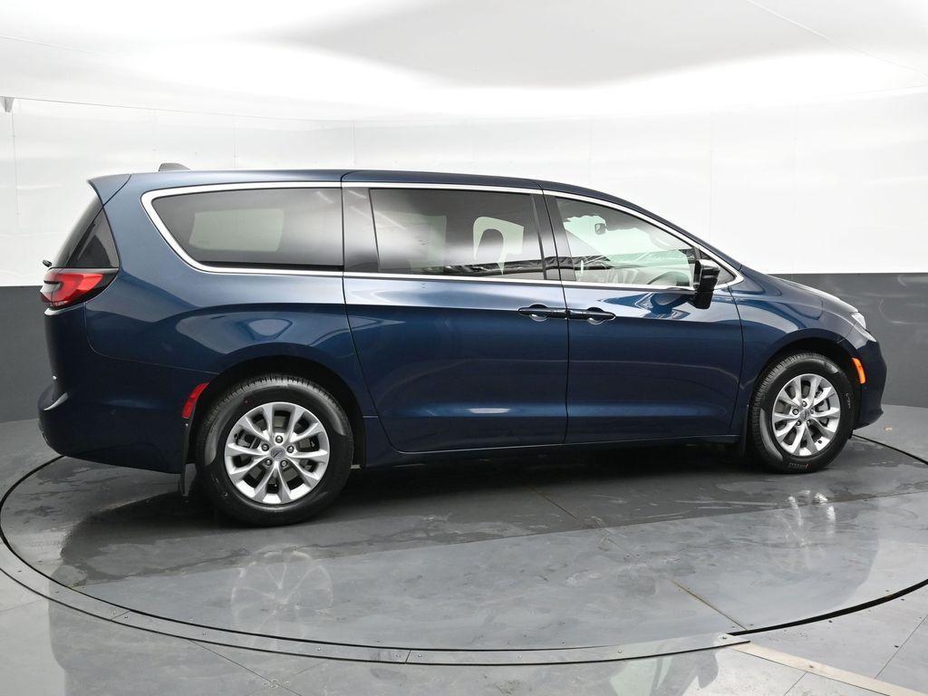new 2025 Chrysler Pacifica car, priced at $45,910