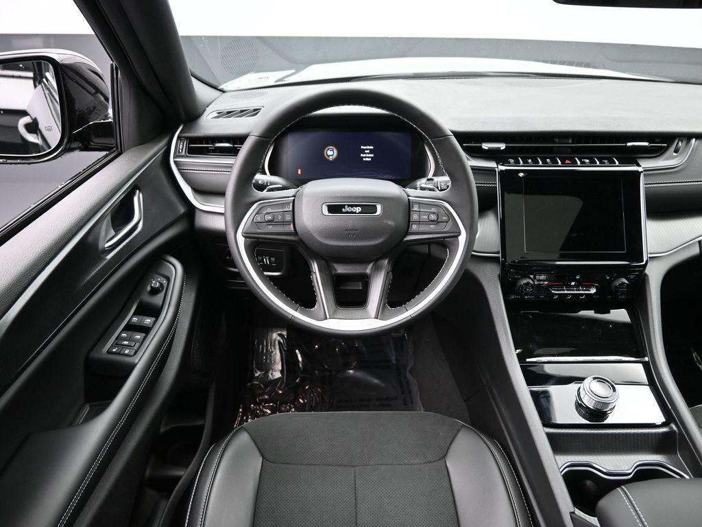 new 2025 Jeep Grand Cherokee L car, priced at $37,279
