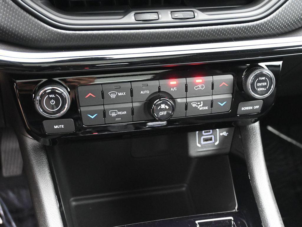 new 2025 Jeep Compass car, priced at $33,583