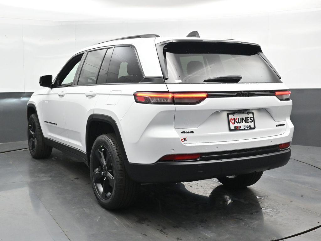 new 2025 Jeep Grand Cherokee car, priced at $45,995