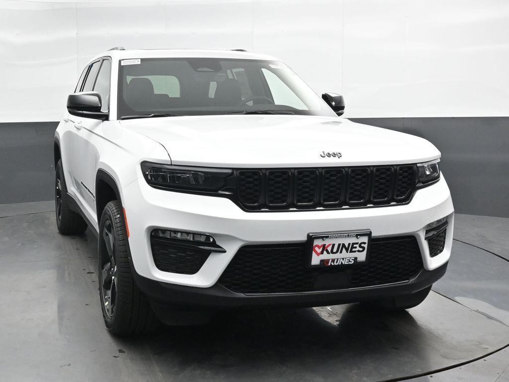 new 2025 Jeep Grand Cherokee car, priced at $45,995