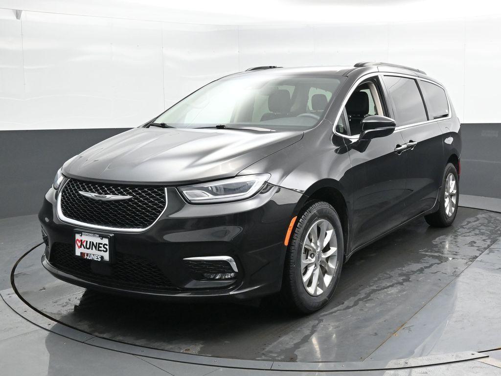 used 2022 Chrysler Pacifica car, priced at $26,999
