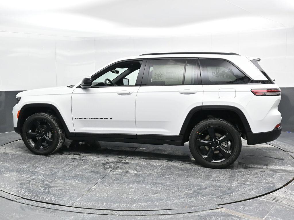 new 2025 Jeep Grand Cherokee car, priced at $45,080