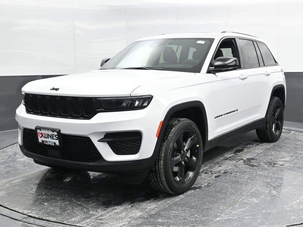 new 2025 Jeep Grand Cherokee car, priced at $45,080