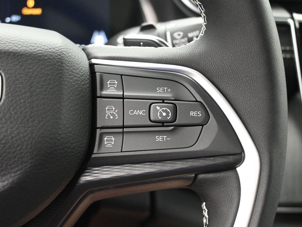 new 2025 Jeep Grand Cherokee car, priced at $46,150