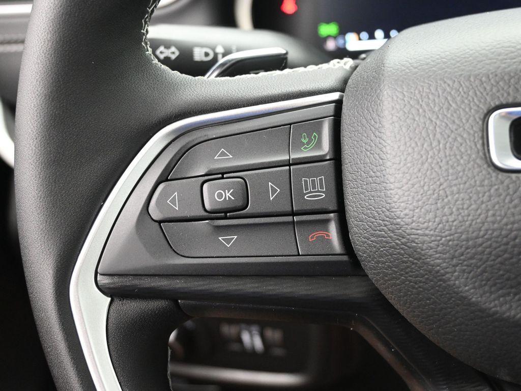 new 2025 Jeep Grand Cherokee car, priced at $46,150