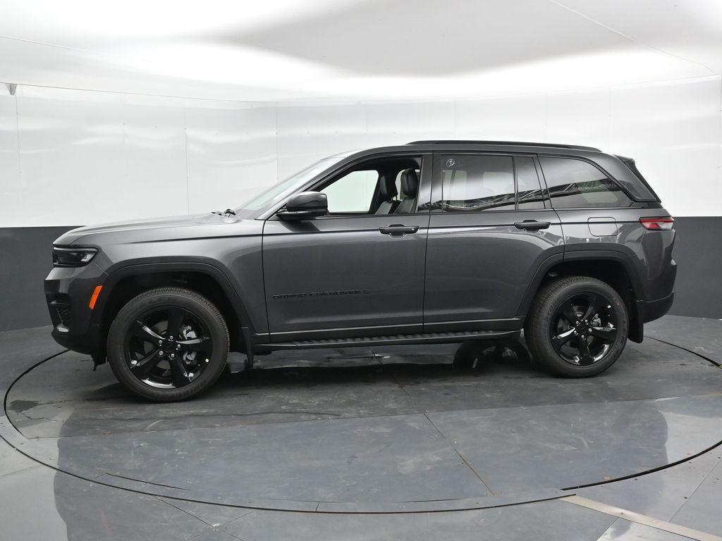 new 2025 Jeep Grand Cherokee car, priced at $46,150