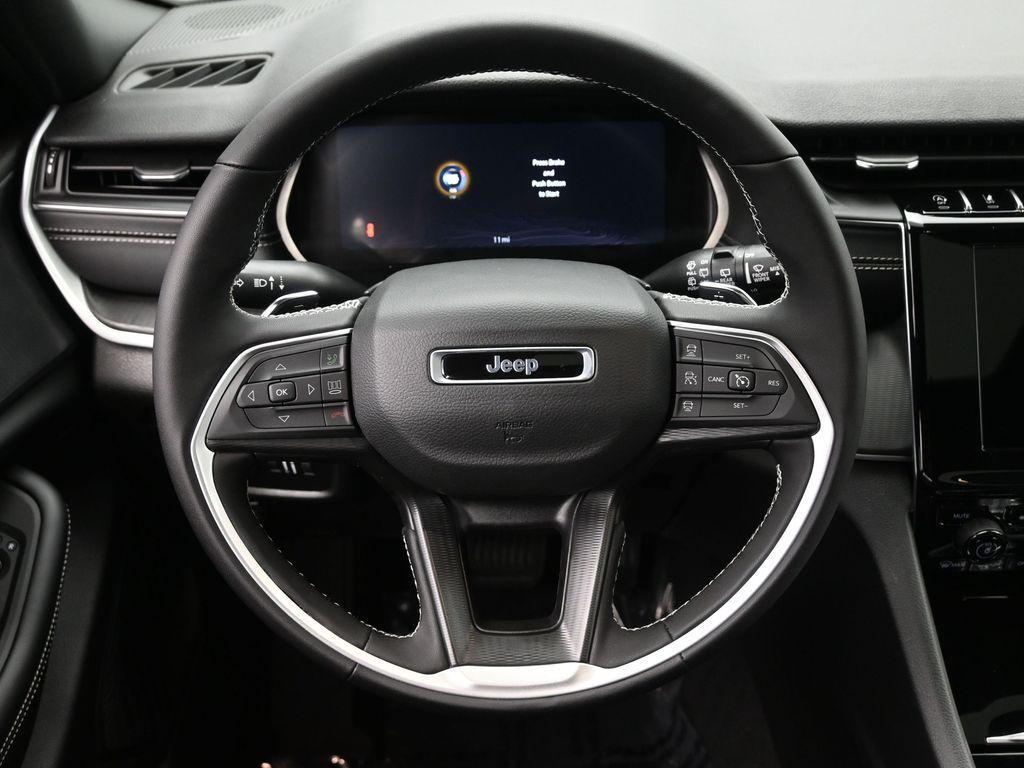 new 2025 Jeep Grand Cherokee car, priced at $46,150