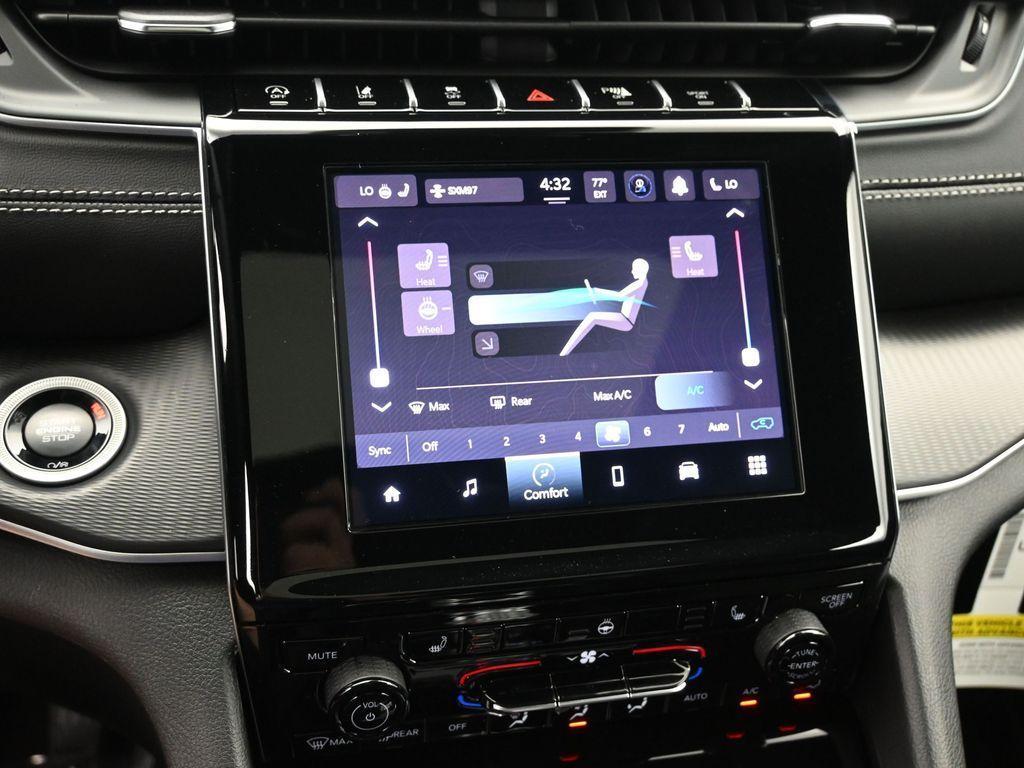new 2025 Jeep Grand Cherokee car, priced at $46,150