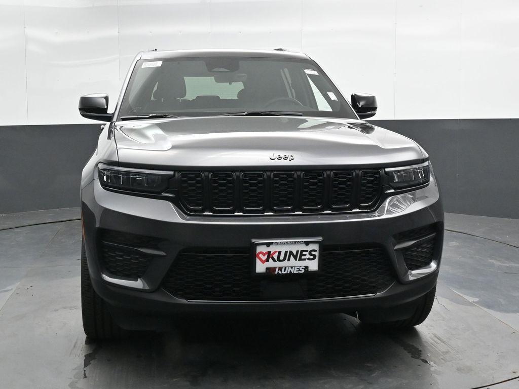 new 2025 Jeep Grand Cherokee car, priced at $46,150