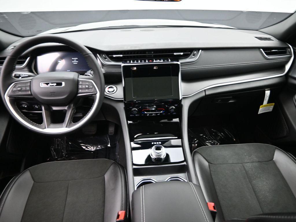 new 2025 Jeep Grand Cherokee L car, priced at $46,142