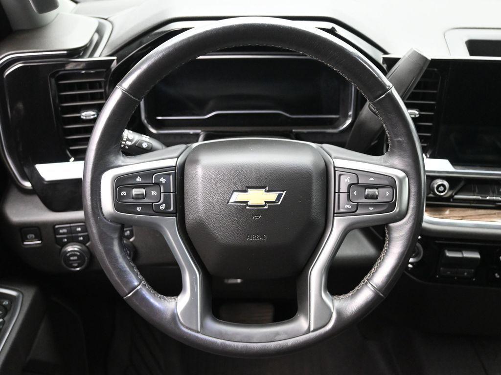 used 2022 Chevrolet Silverado 1500 car, priced at $37,618