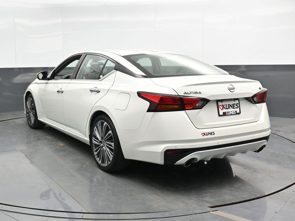 used 2023 Nissan Altima car, priced at $19,791