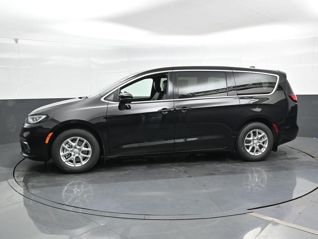 new 2025 Chrysler Pacifica car, priced at $43,207