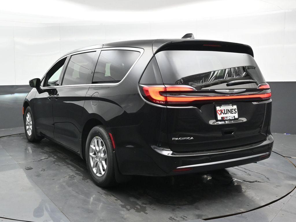 new 2025 Chrysler Pacifica car, priced at $43,207