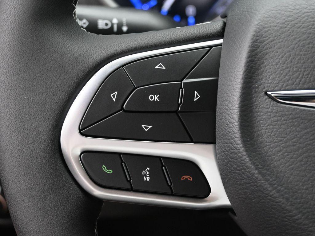 new 2025 Chrysler Pacifica car, priced at $43,207