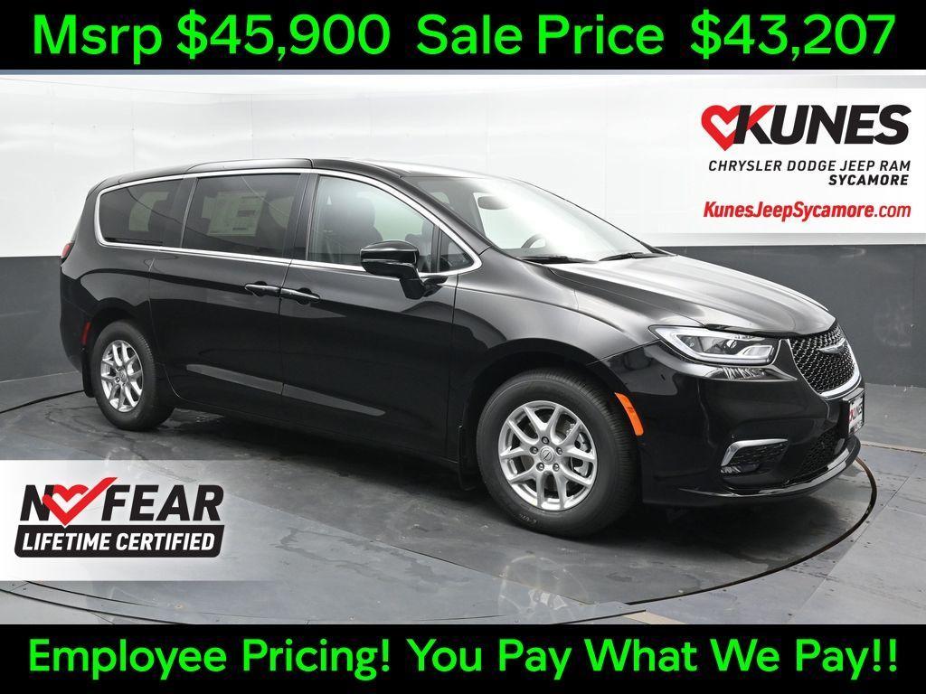 new 2025 Chrysler Pacifica car, priced at $43,207