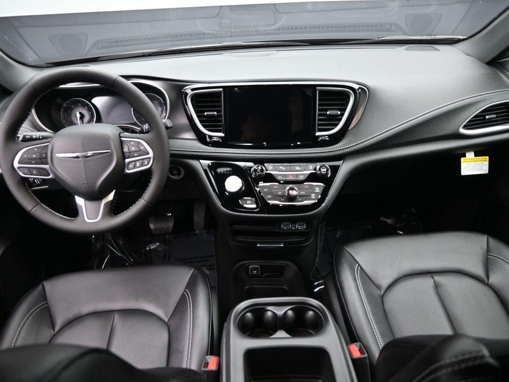 new 2025 Chrysler Pacifica car, priced at $37,991