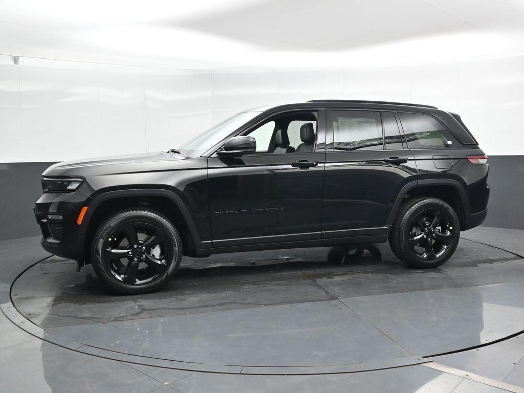 new 2025 Jeep Grand Cherokee car, priced at $48,595