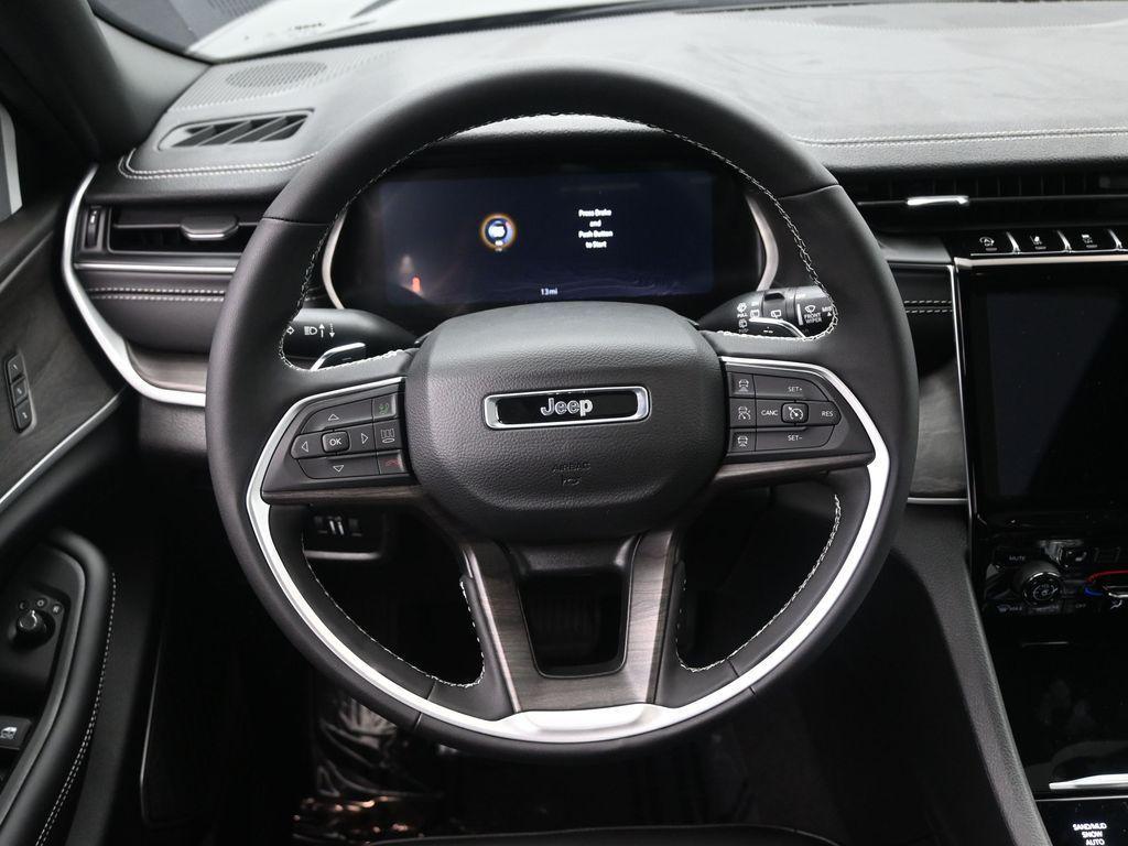 new 2025 Jeep Grand Cherokee car, priced at $48,595
