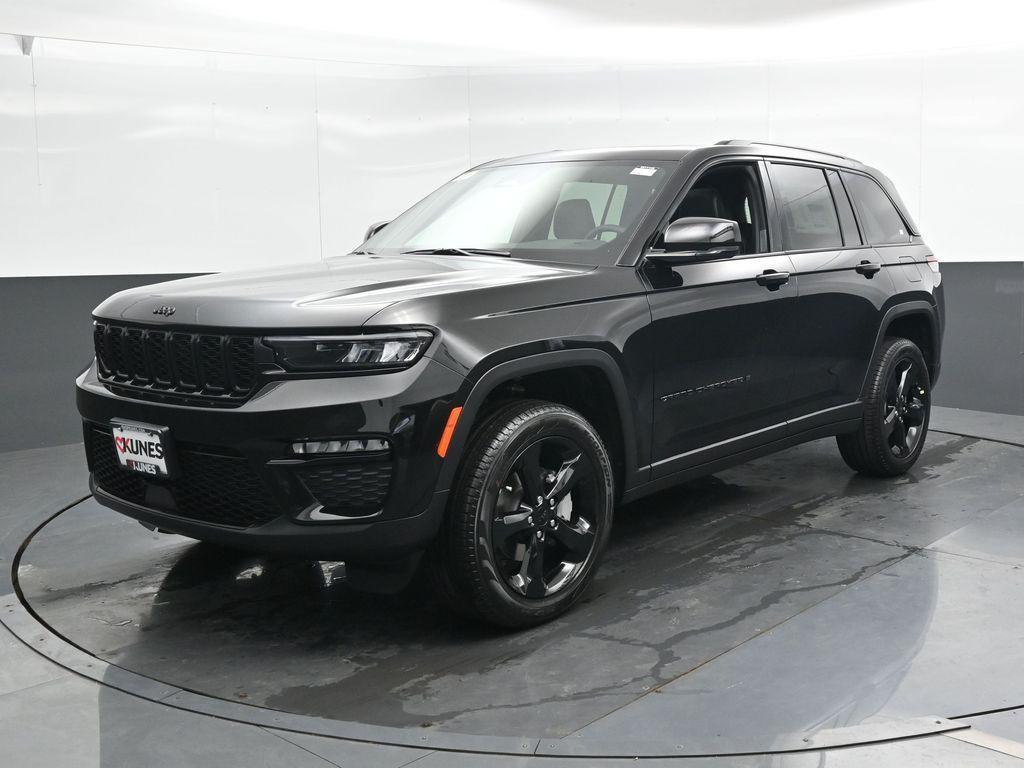 new 2025 Jeep Grand Cherokee car, priced at $48,595